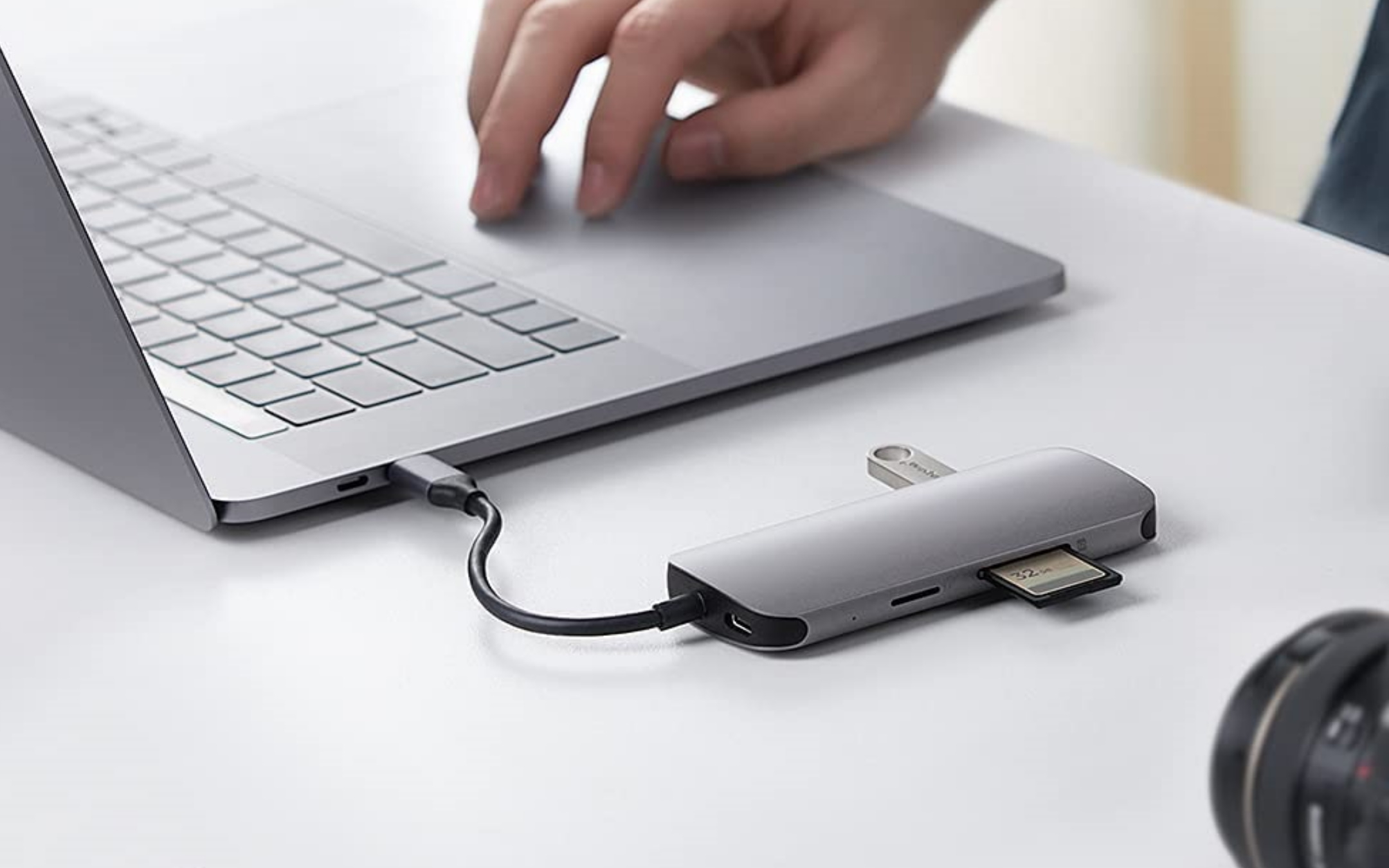 Questo HUB USB-C è l'alleato perfetto per professionisti e studenti
