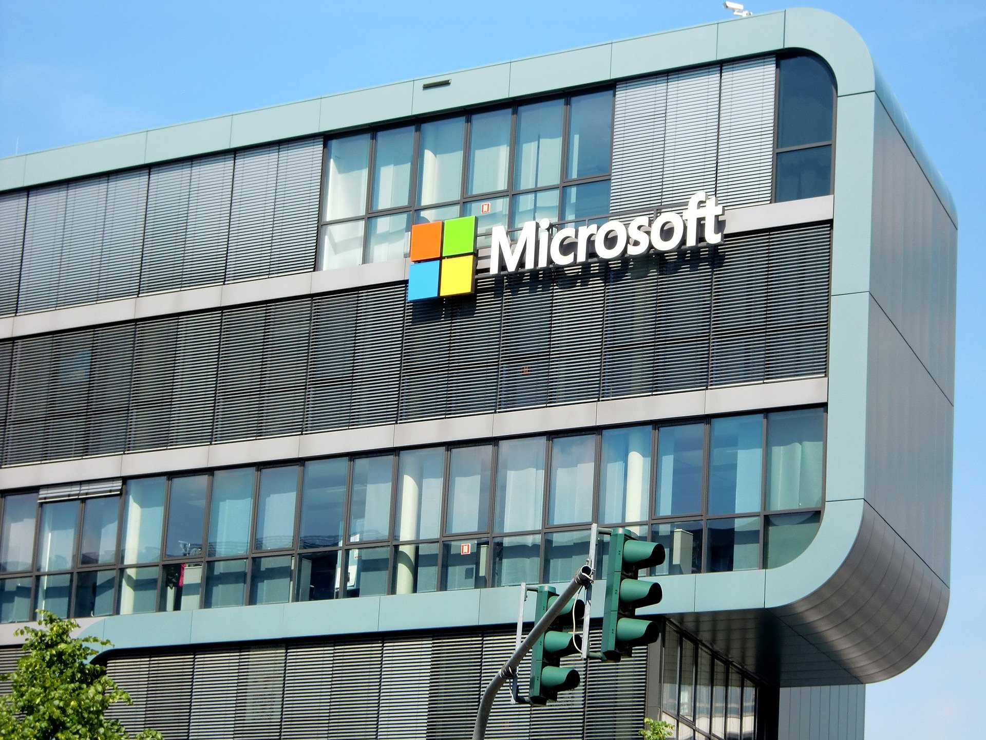Microsoft: trimestrale negativa per Windows OEM