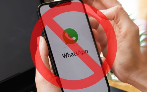 WhatsApp down: l'app di messaggistica non funziona, cosa succede? [agg.]