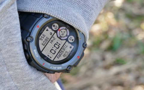 Amazfit T-rex Pro è uno dei migliori smartwatch in offerta oggi su Amazon