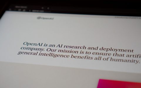 OpenAI: bando per trovare esperti e rafforzare i suoi modelli AI